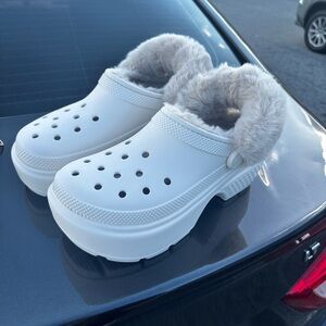 CROCS Women's White Fur-Lined Mules